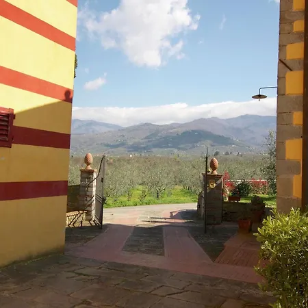 Scenic Mansion In With Private Terrace Ferienhaus Pian di Scò